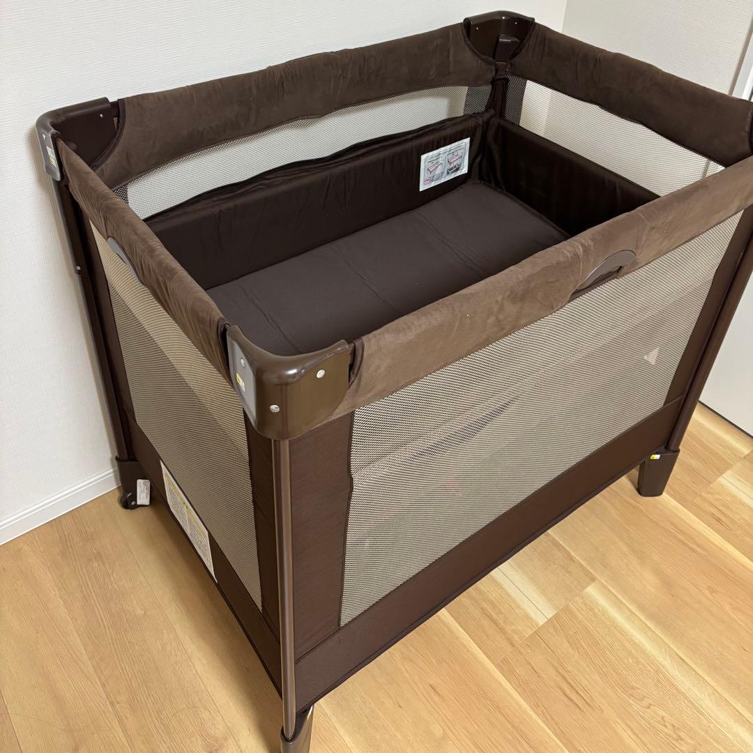 Aprica ココネル エアプラス ベビーベッド　ブラウン