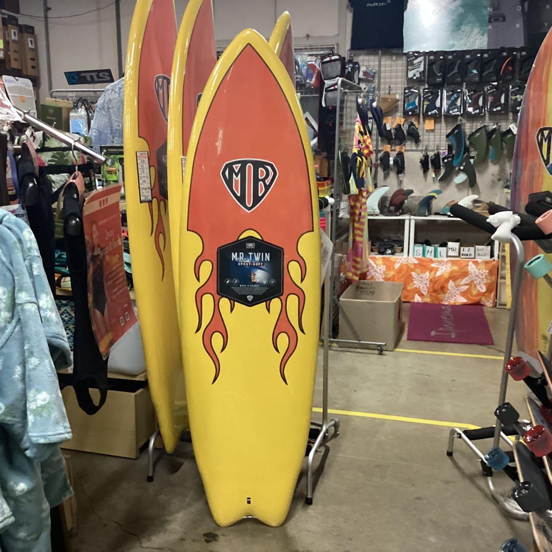 大特価新品MR ボード最速168cm5”6 フィン付きオレンジx白最後の1本です