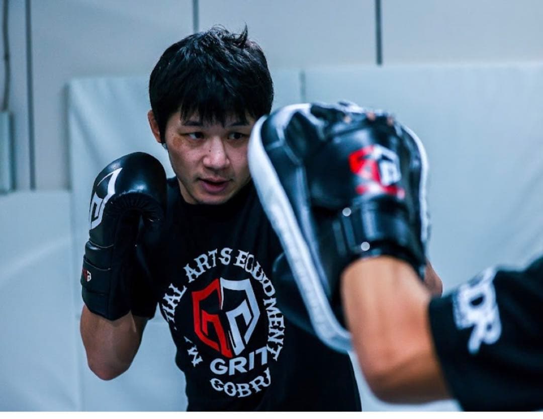 GRIT 本革　ブラック パンチングミット 新品