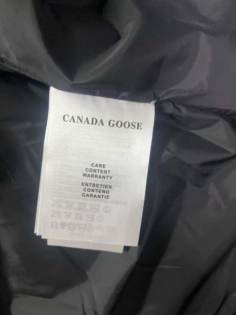  ブラック フード付きダウンジャケット