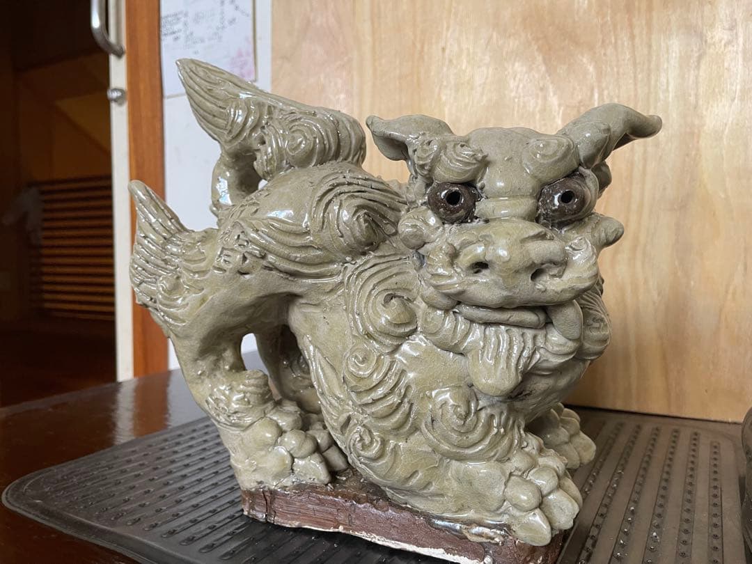 希少　島常賀　台付シーサー白土ペア　阿吽　壺屋焼　名工　沖縄