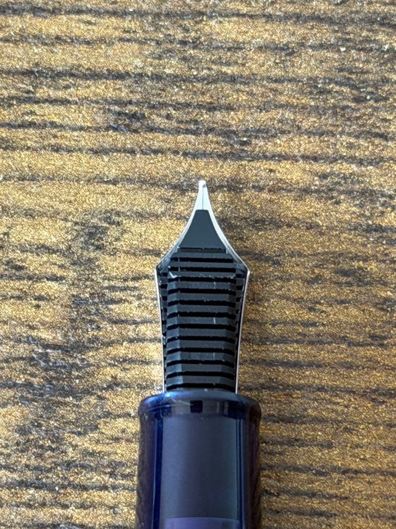 新品未使用　ヴェイリオ VEILIO バイオレット　21金　万年筆　中細字