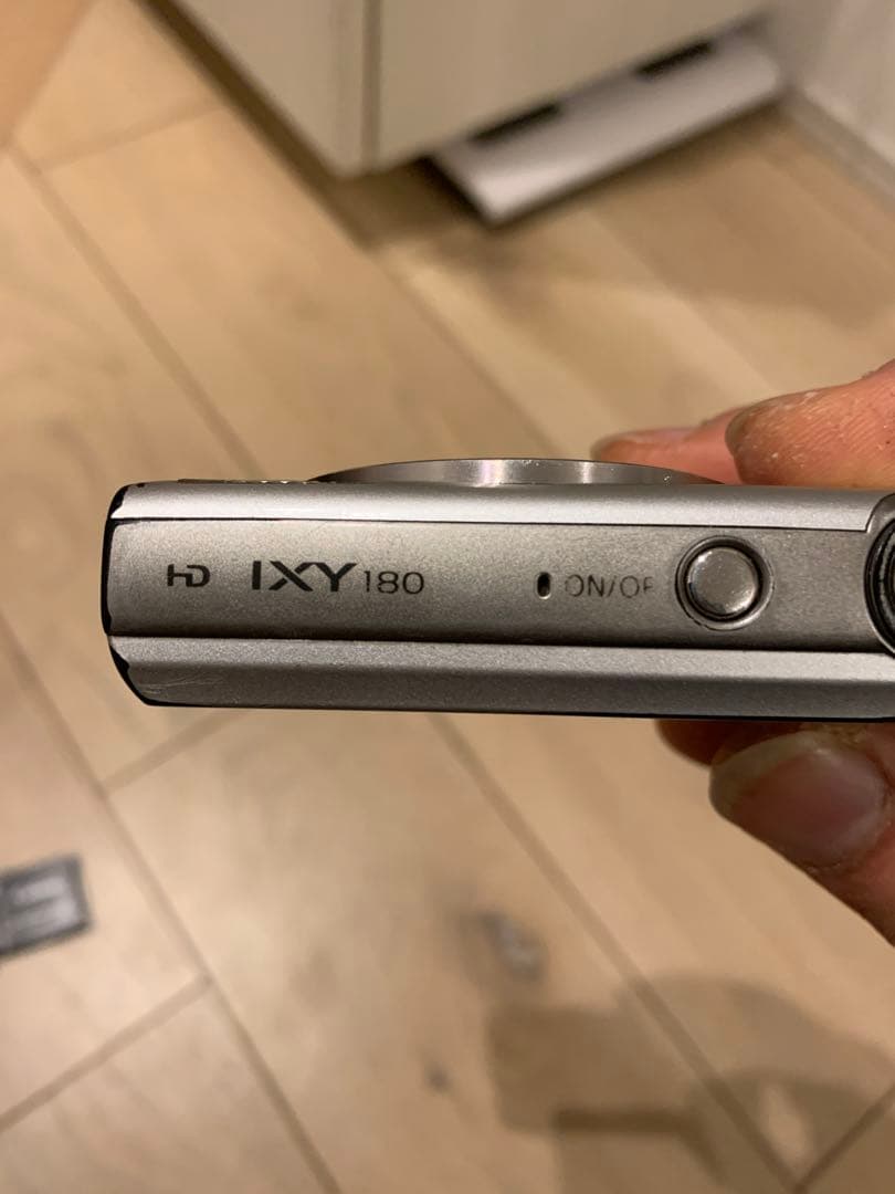 Canon IXY180 PC2275 シルバー デジタルカメラ
