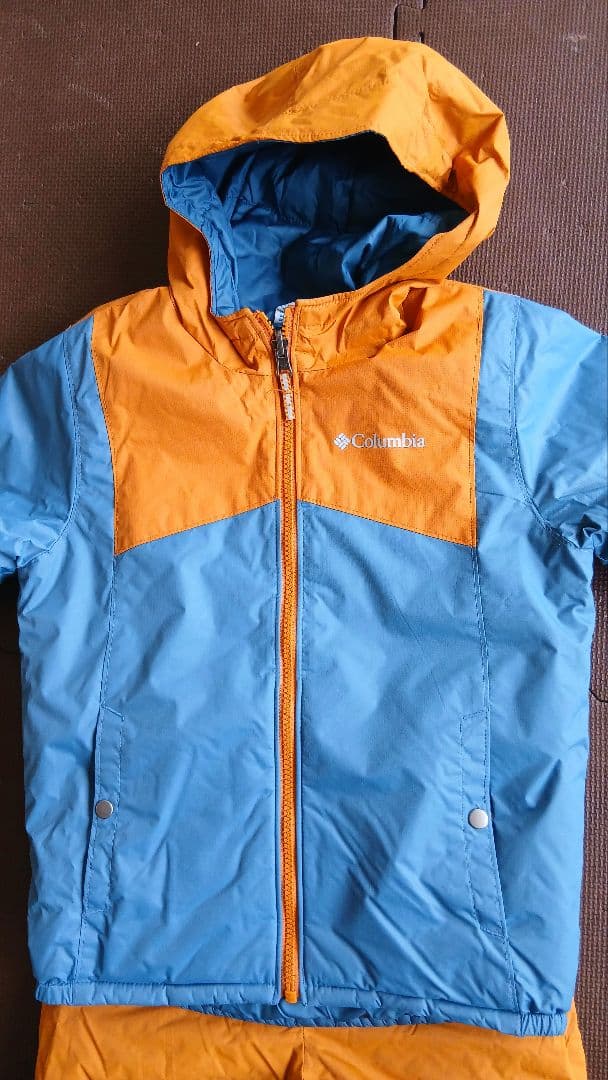美品ColumbiaXSサイズ男女兼用スキーウェア上下セット120から130cm