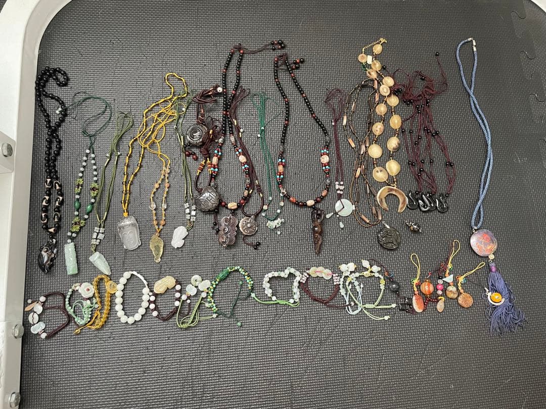 翡翠　水牛　水晶　ネックレス　ブレスレット　キーホルダー