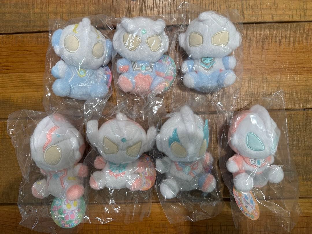 ウルトラマン　パステル　ふわふわお座り　ぬいぐるみ
