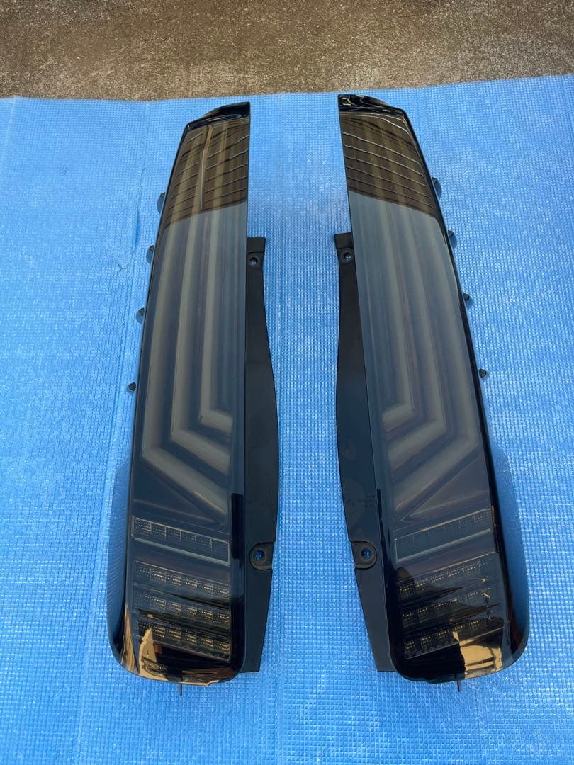 Valenti LEDテールランプ 80系ノア/ヴォクシー