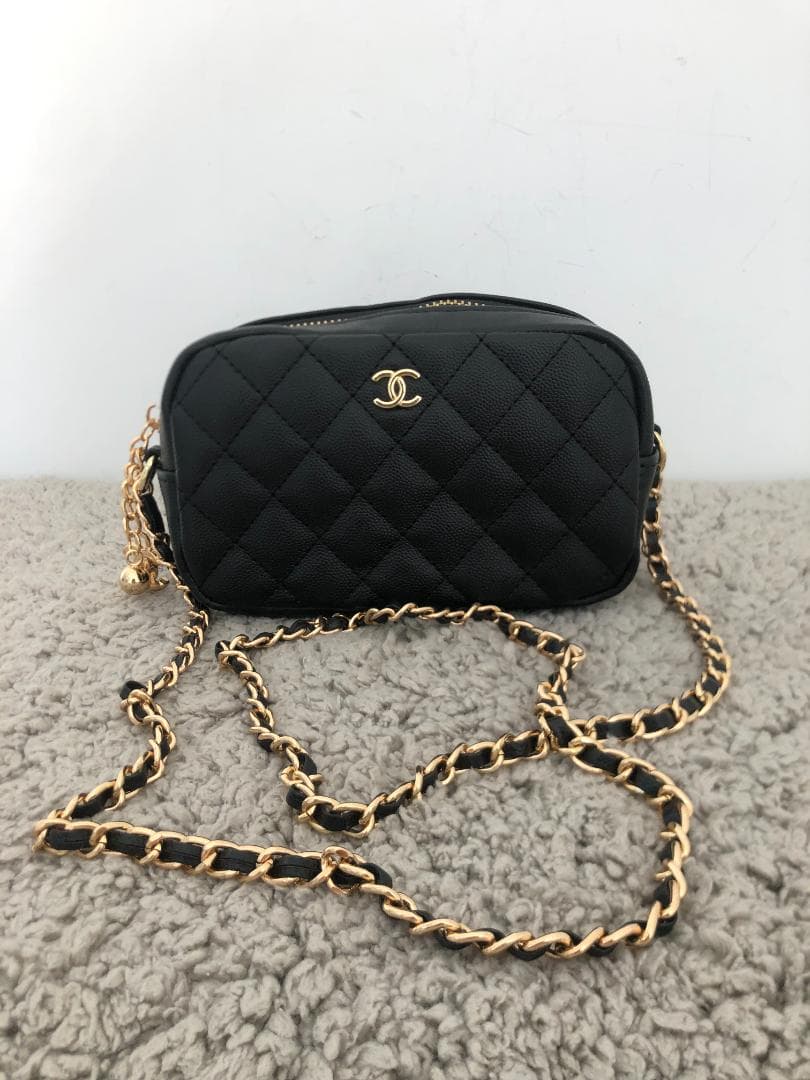 ノベルティー ショルダーバッグ　ロゴ ブラック　綺麗　バッグ