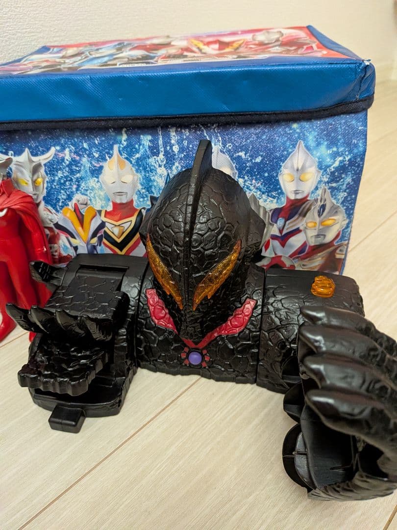 ウルトラマン怪獣ソフビまとめ売り40体＋おまけ付き　ベリアルキャッスル