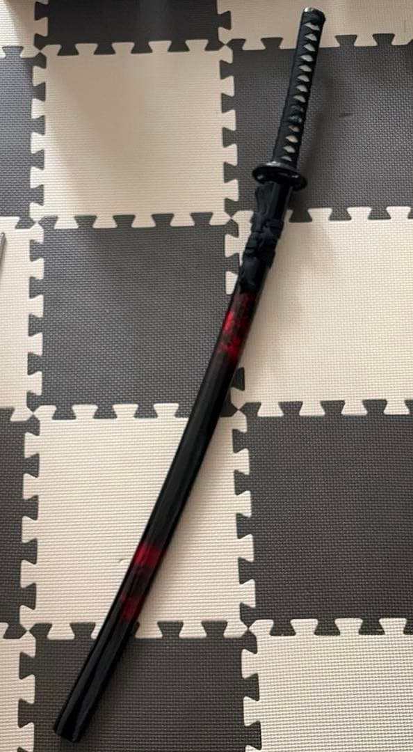 模造刀　模擬刀　黒赤模様 鞘付き