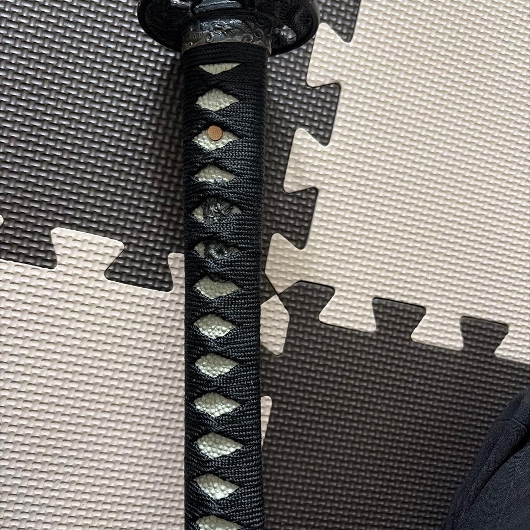 模造刀　模擬刀　黒赤模様 鞘付き