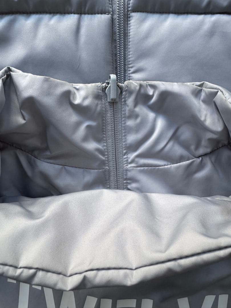 V12ゴルフ　メンズ　リバーシブルダウンベスト