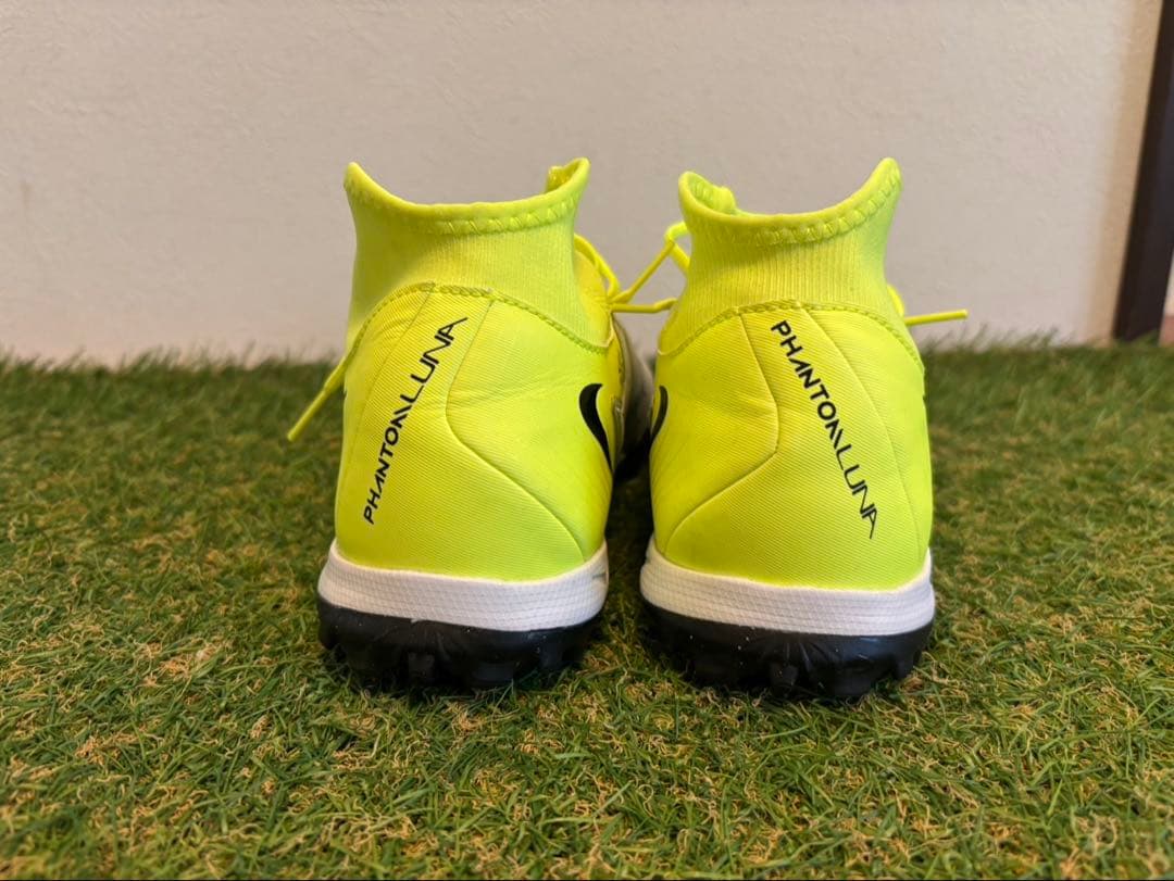 Nike Phantom Luna サッカーシューズ