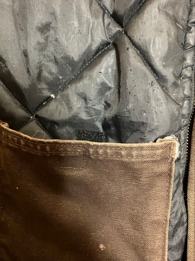 カーハート　ダックベスト　usa製　フェード　ボロ　ダークブラウン　中綿