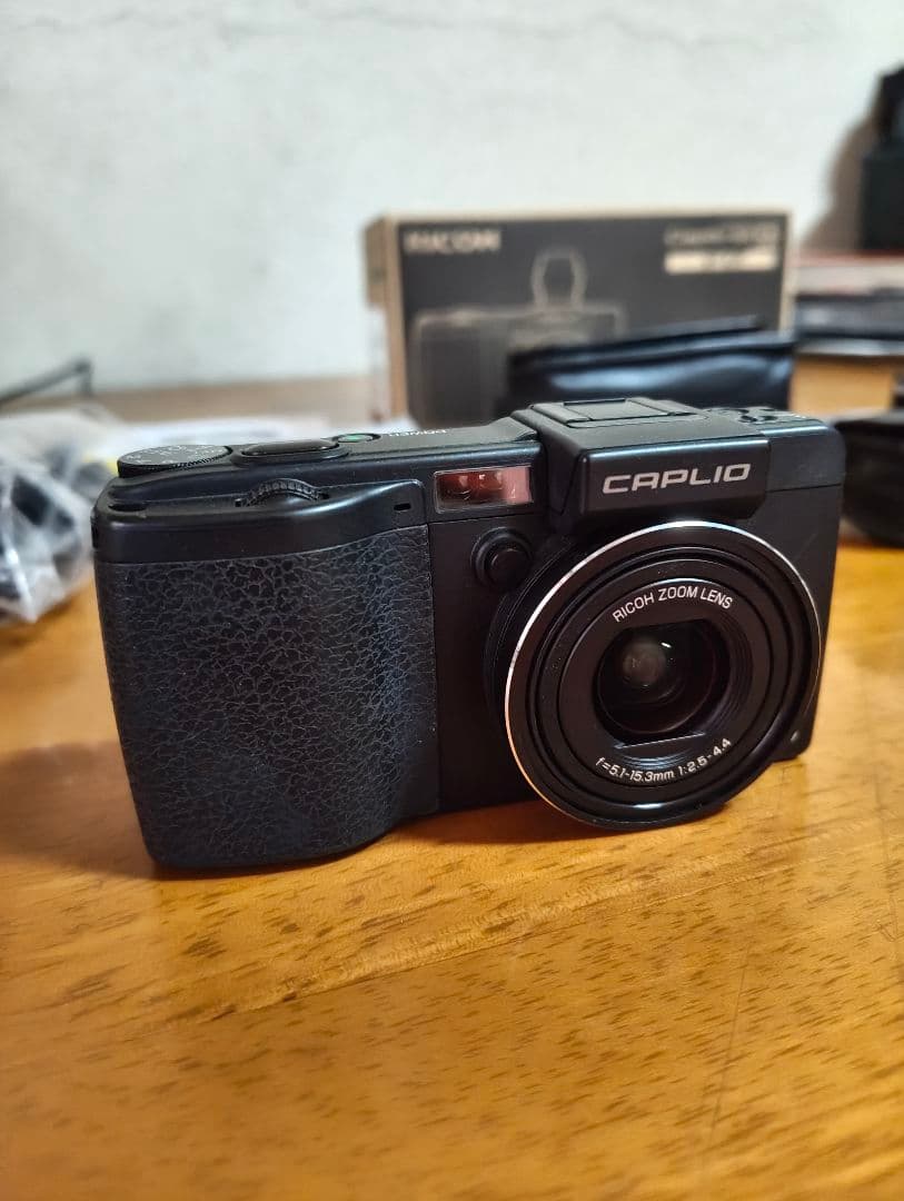 美品【RICOH】Caplio GX100 with VF-1 と LC-1付き