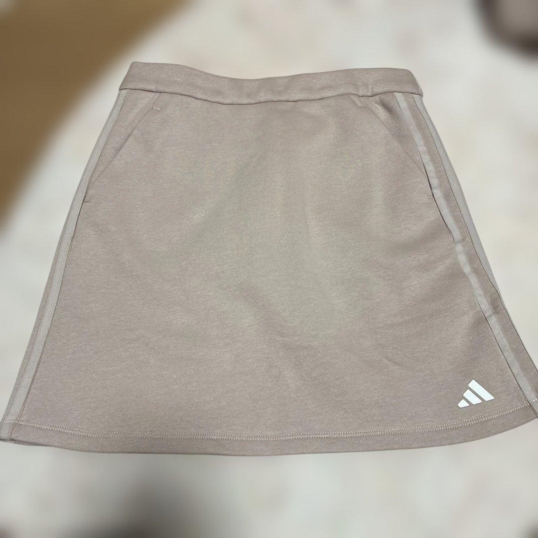 adidas ピンクベージュ セットアップ　ジャケット&スカート M 裏起毛