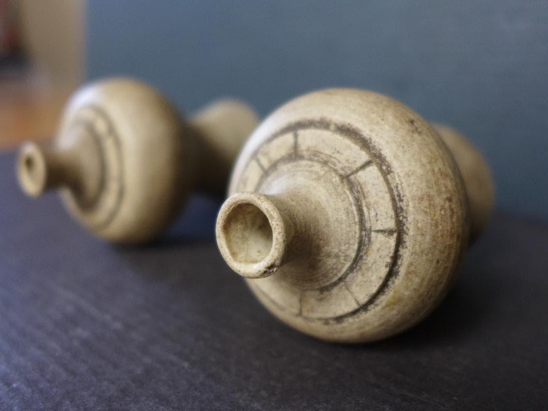 蔵出し　時代物　古瀬戸　大変古い酒器　酒器一対　小壺　白釉薬　古美術　骨董