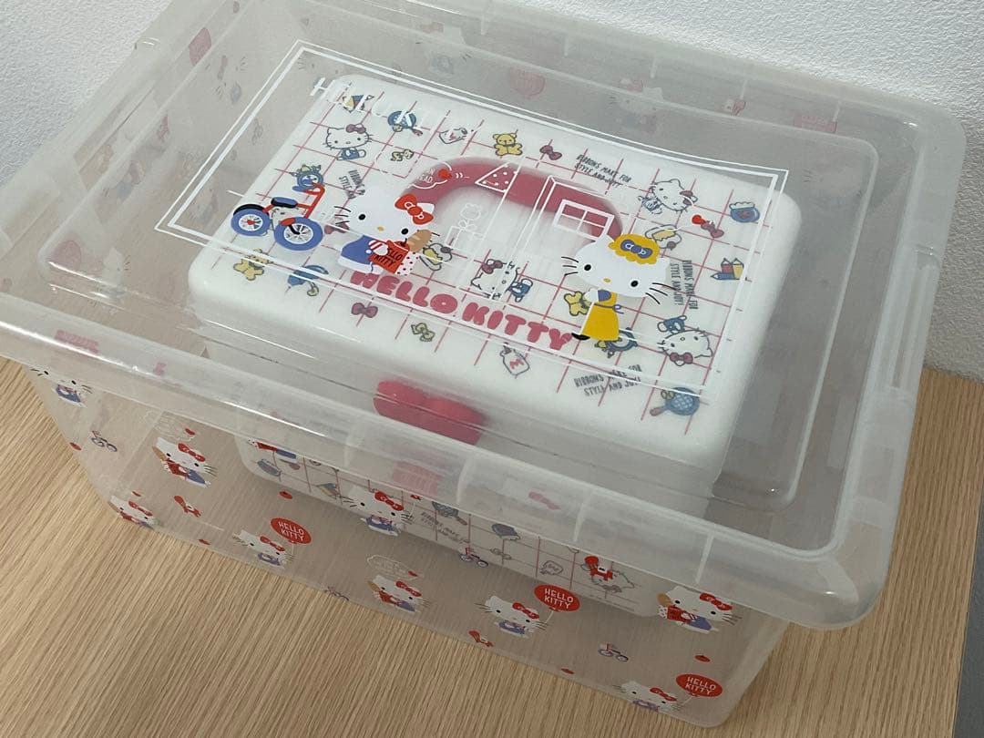 ハローキティ 収納ボックスとタオルセット