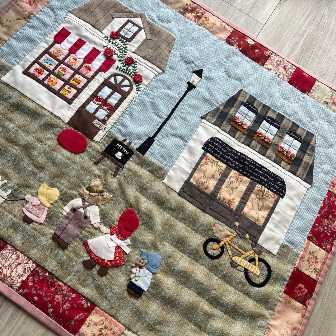 パッチワークタペストリー　スーちゃんキルト