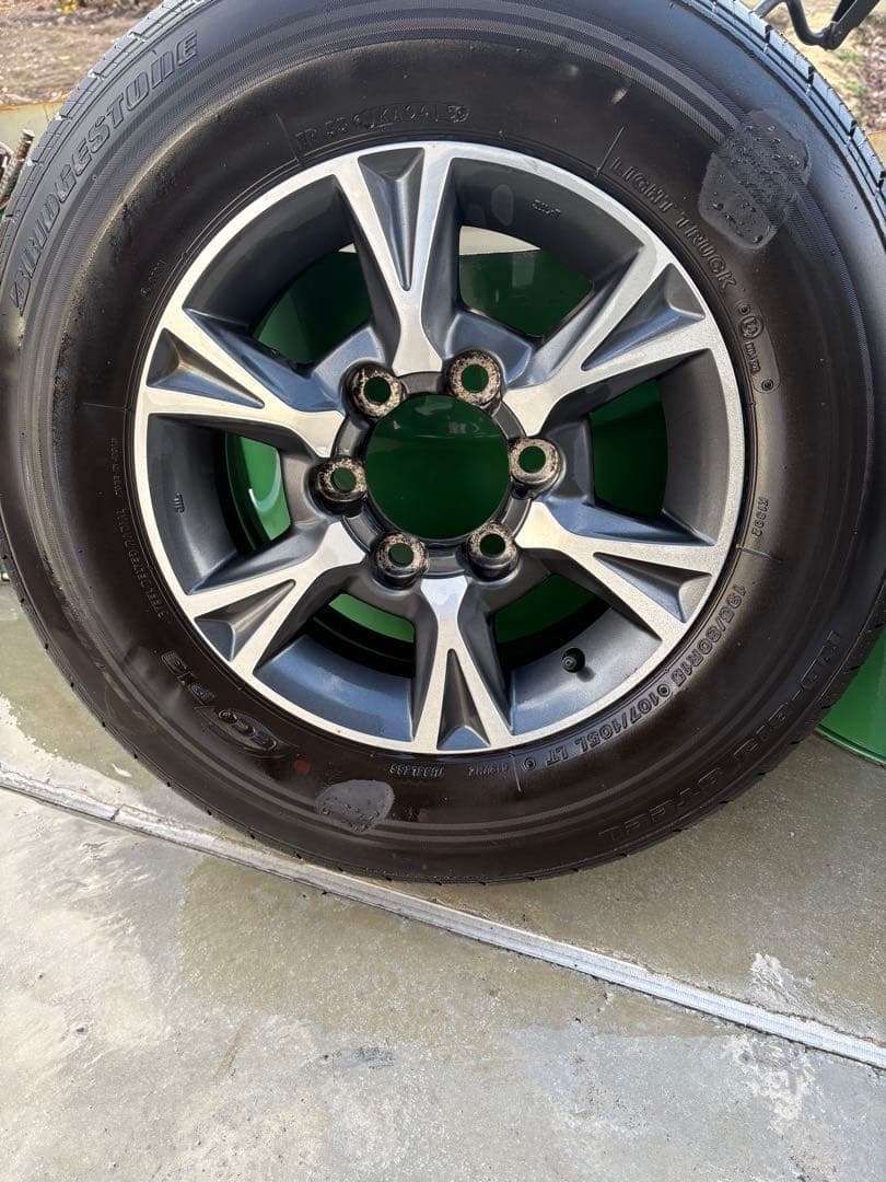 ハイエース　純正　オプション　アルミ　１５インチ