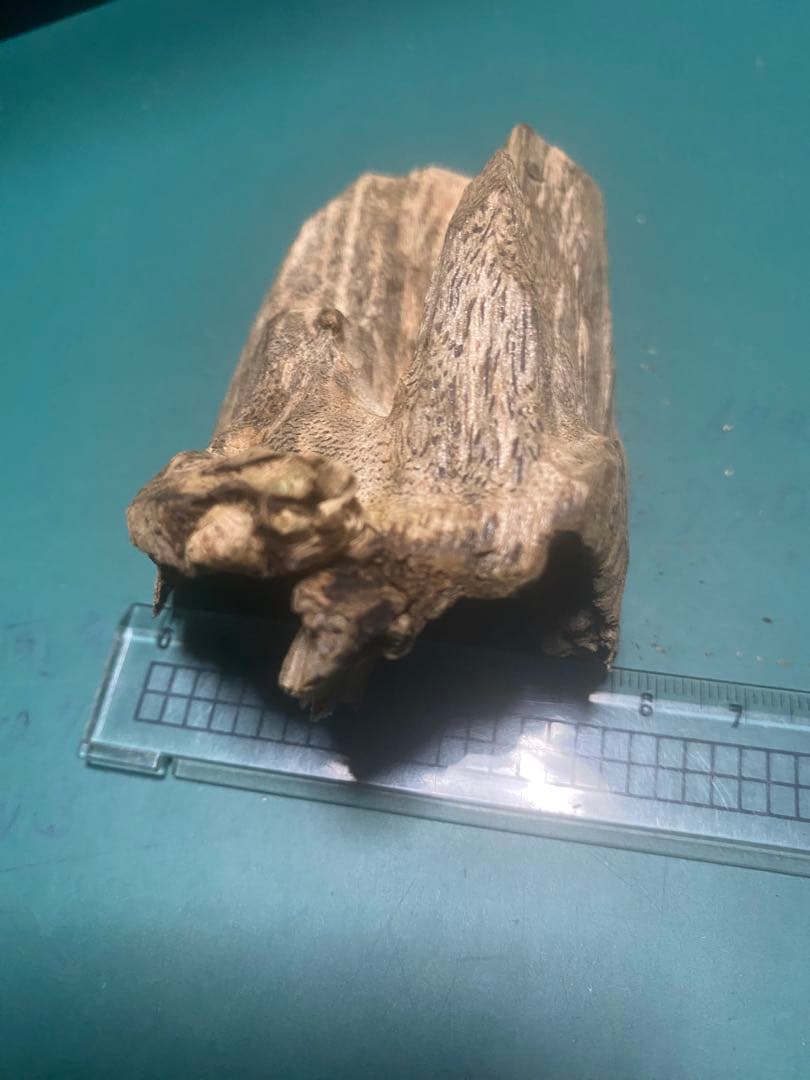 【上品】ベトナム産 天然 シャム 沈梗27.84g 香木 / 沈香 聞香