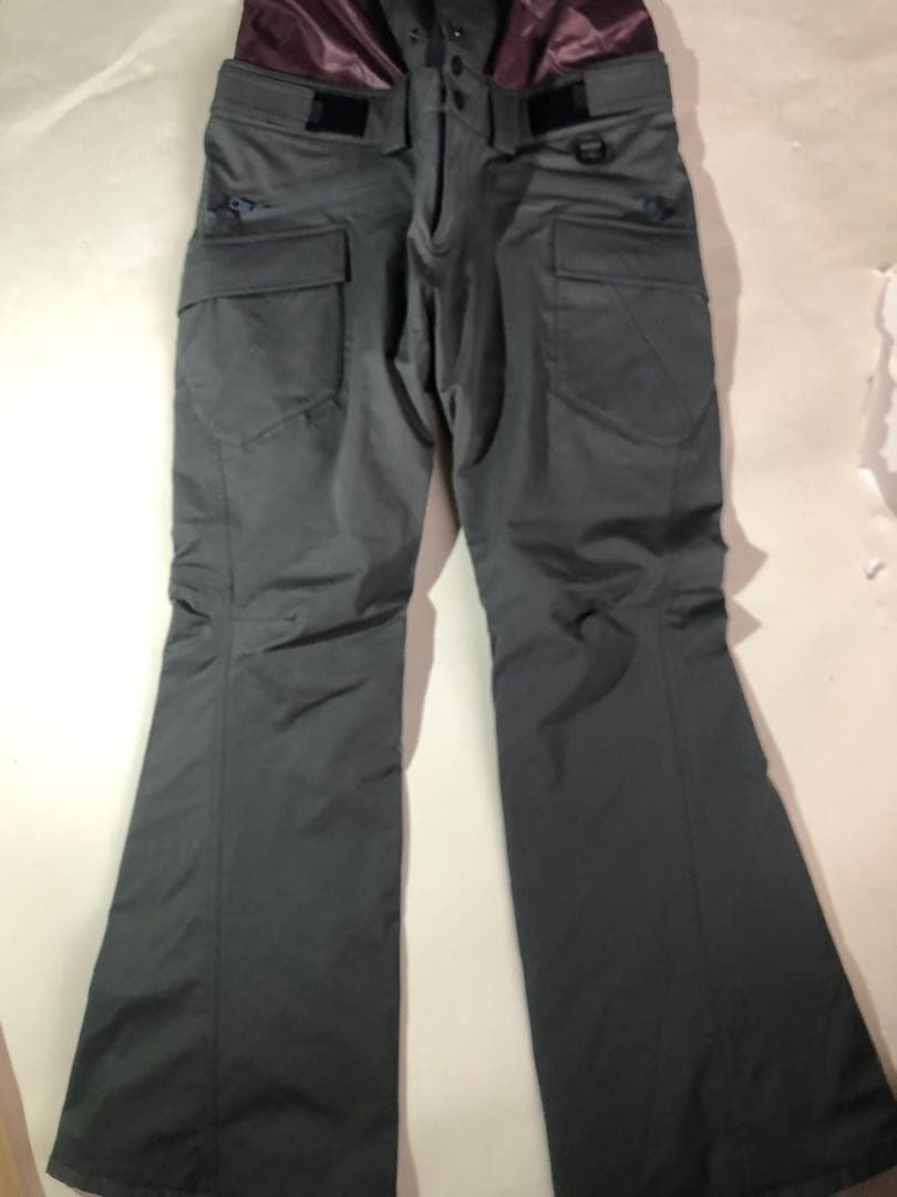 最終セ–ル価格未使用ウィメンズ　スノボーウェア上下セット