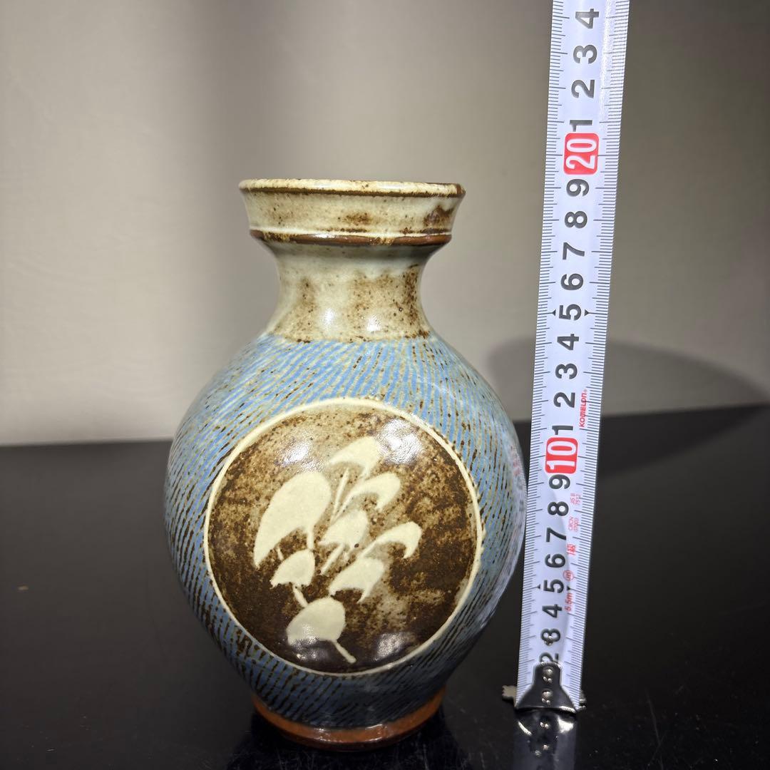 真作　人間国宝　島岡達三　地釉象嵌草花文壷