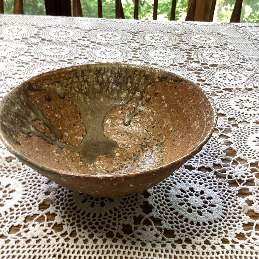 k15 古い伊羅保　陶器の深い茶碗　鉢　茶色と灰色　茶道