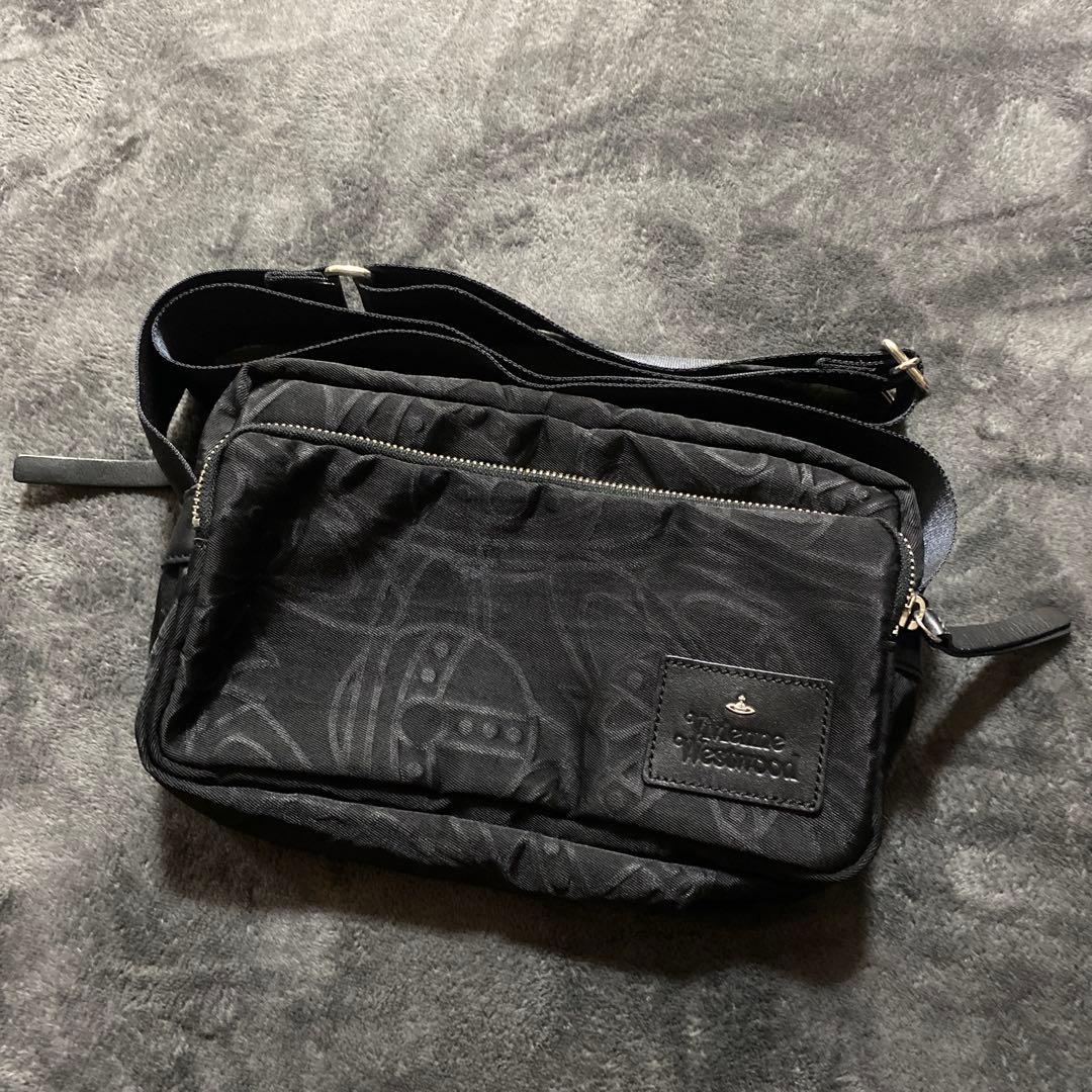 【最終値下げ】Vivienne Westwood エンボス ショルダーバッグ