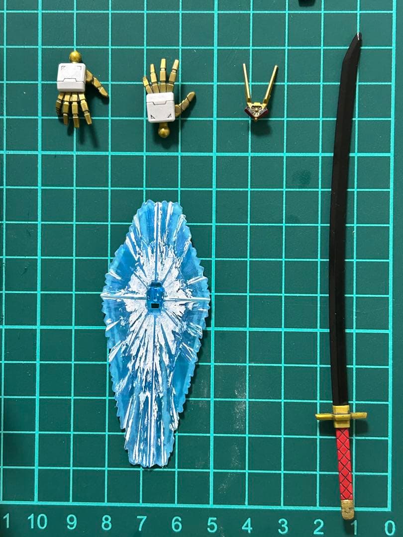 マイティーストライクフリーダムガンダム　塗装完成品　部分塗装　HG