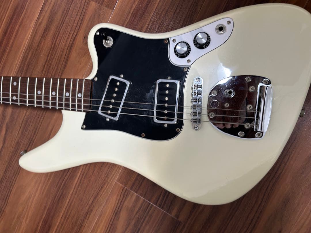 Aria Retro Classics エレキギター ホワイト