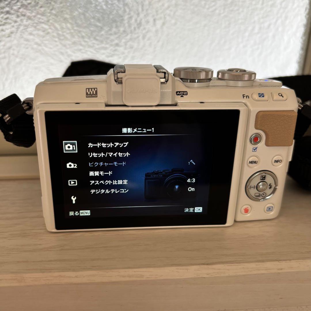 OLYMPUS PEN Lite E-PL7 本体のみ（レンズ有り）