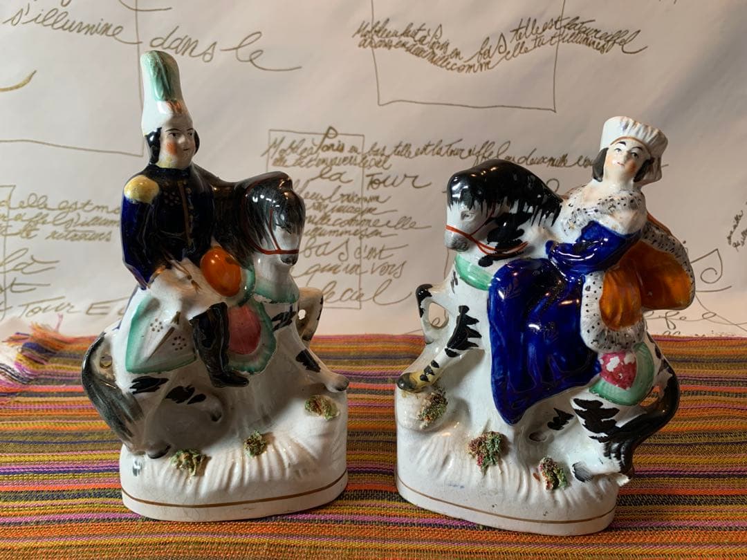 イギリス製　アンティーク　ケンジントン・ハイパーマーケットのレアな馬のペア置物！