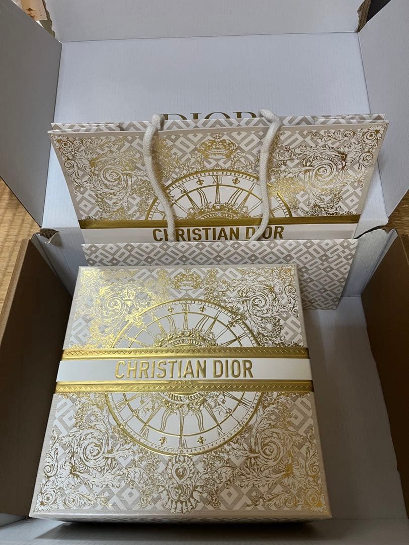 CHRISTIAN DIOR ホリデー オファー2024