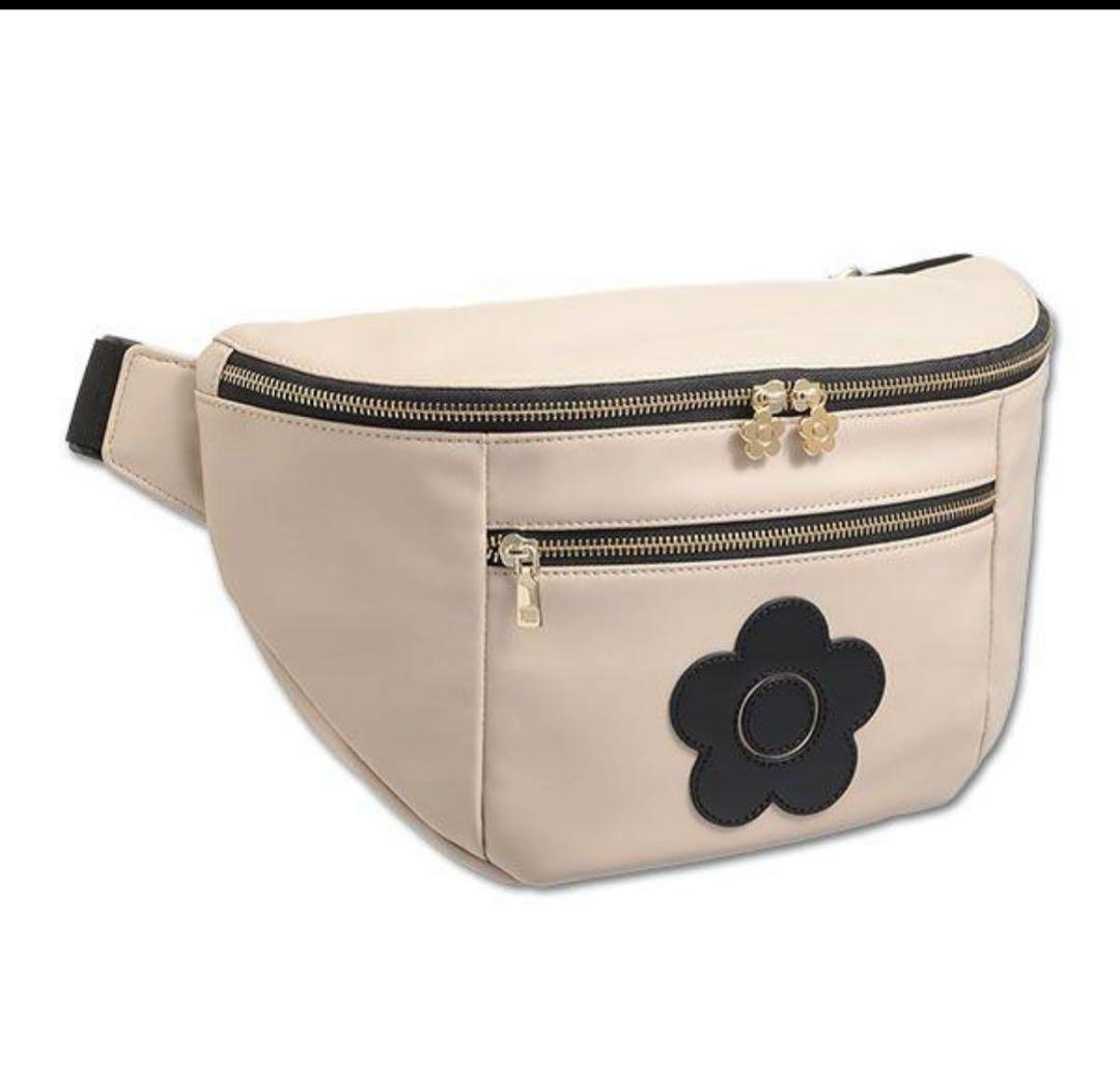 フロントポケットデイジーパッチ ボディバッグ（べージュ）マリークワント完売品