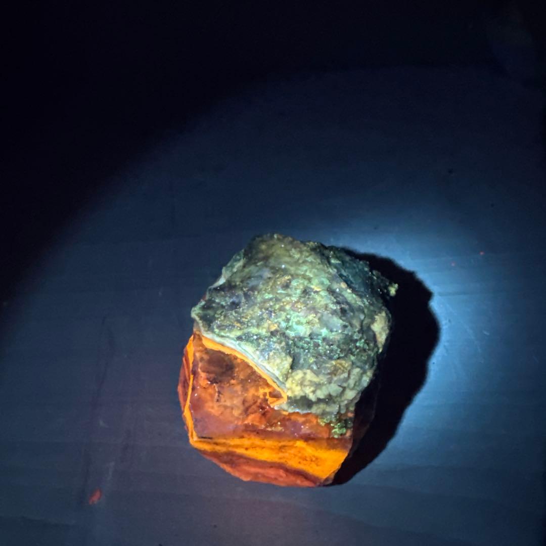 北海道石　然別オパール　蛍光オパール266g