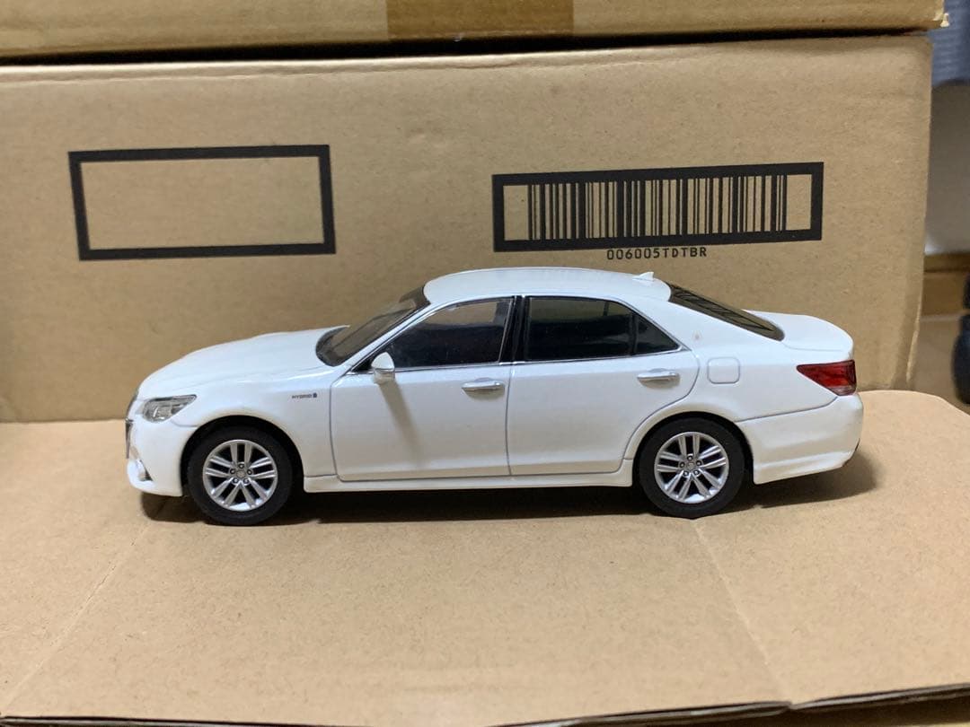 x*a様 クラウンアスリート カラーサンプル