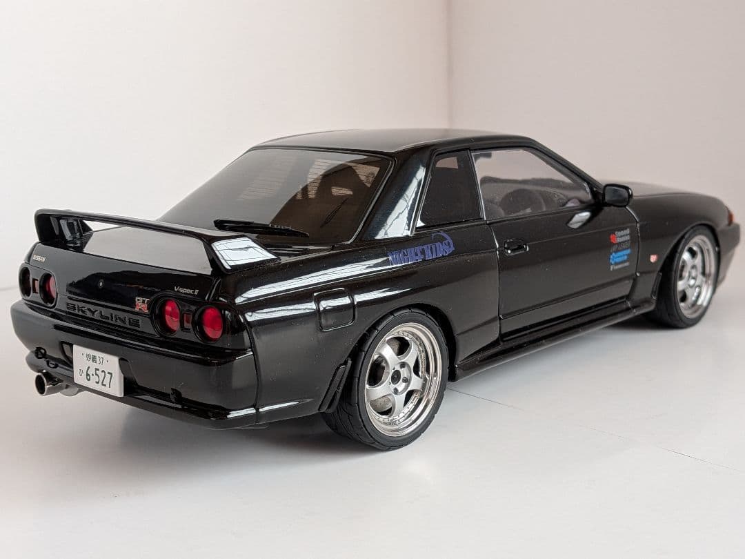 オートアート スカイライン GT-R 1/18スケール ブラック