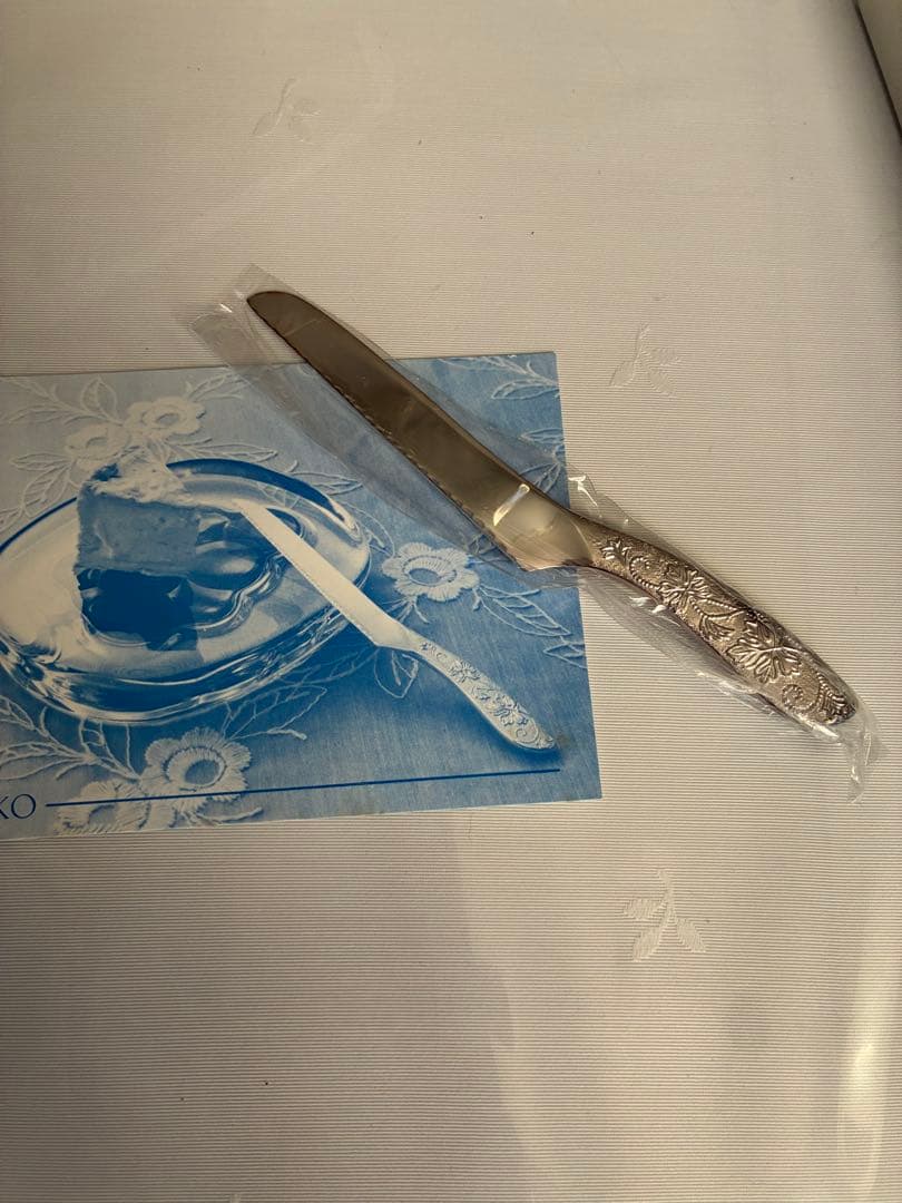 Limoges Castel 濃紺皿と和光の青いガラス皿セット銀のバターナイフ付