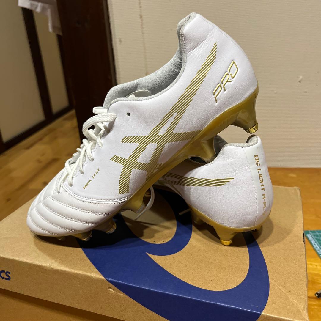 ASICS PRO ホワイト/ゴールド スパイクシューズ