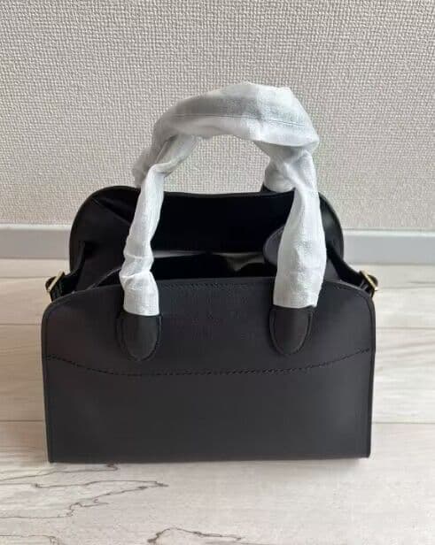 THE ROW クラシック ブラック レザーハンドバッグンドバッグ