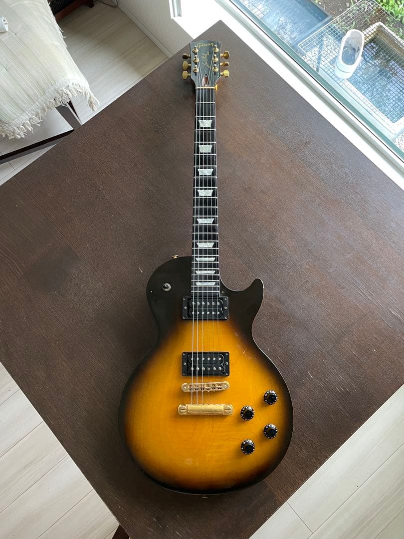 ギブソンレスポールエレキギター サンバースト