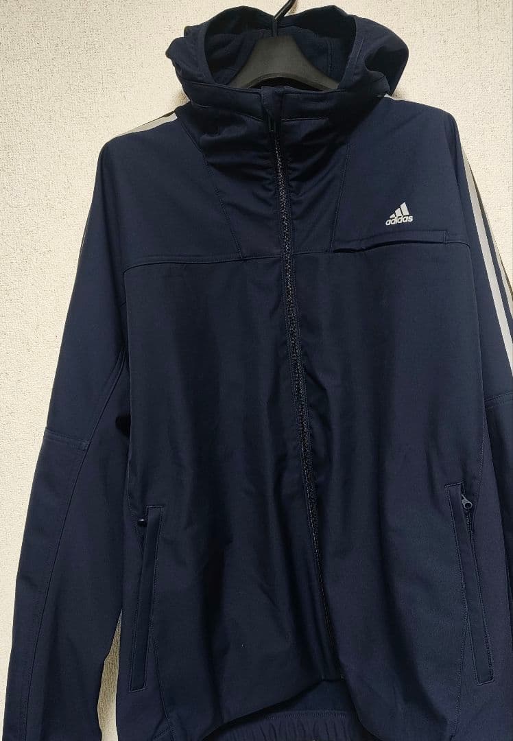 adidasマストハブレギュラーフィットボンデッド フリースフルジップフーディー