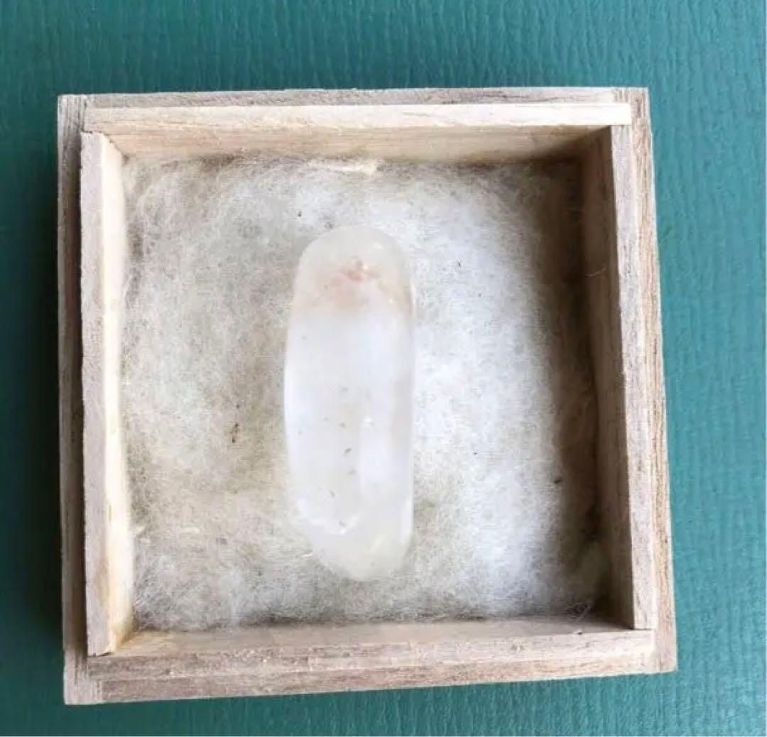 勾玉　（m）　箱付き