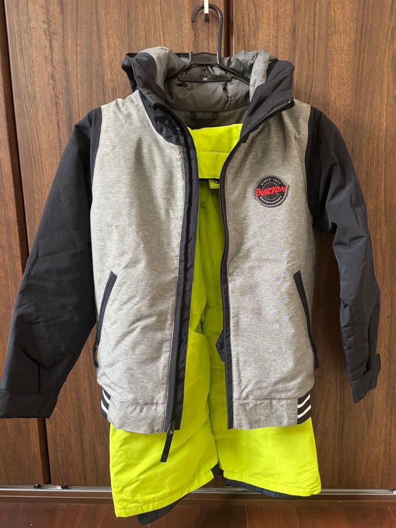 ⭐︎Ｑさん専用⭐︎BURTON 子ども用スノーボードウェア XS（110-119）