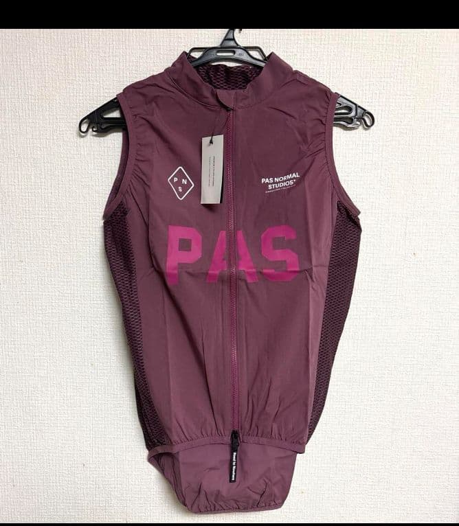 pas normal studios パス ノーマル スタジオ ジレ メカニズム