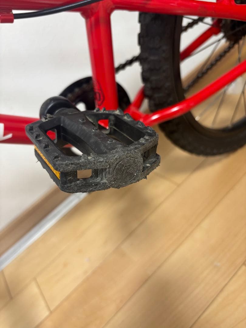 ヨツバサイクル　20インチ ヒーローレッド