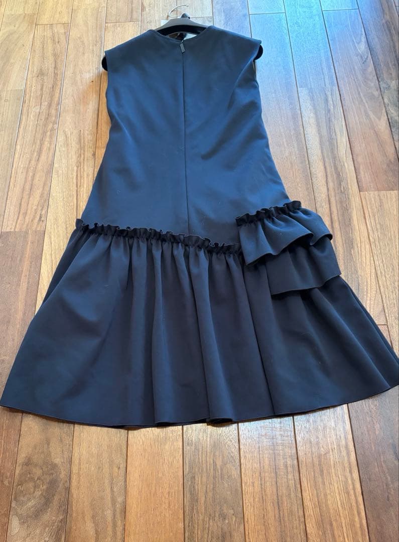♡Reneルネ♡ フリル　ワンピース ネイビー 34 確かだいたい7万ぐらい？