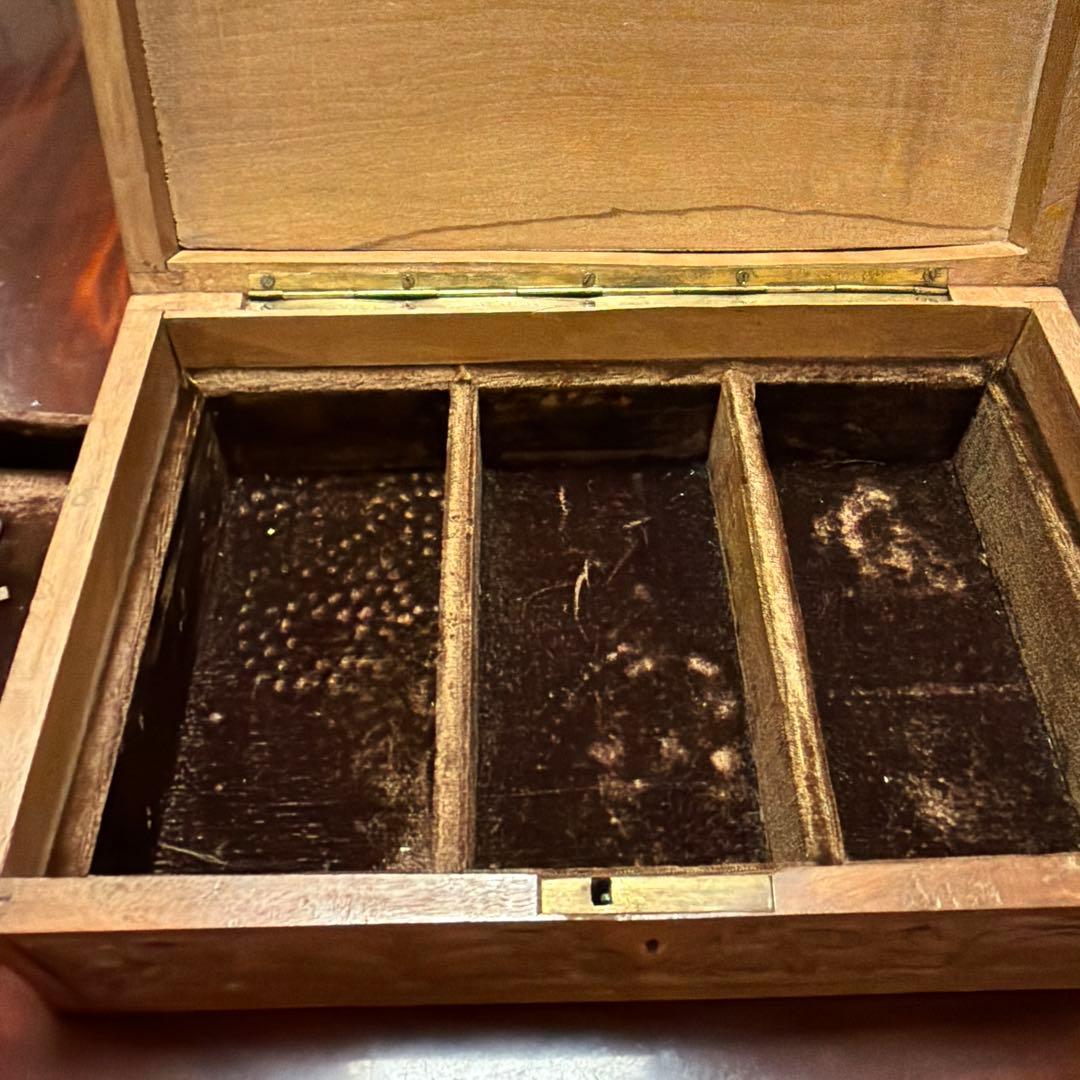 カシミール産(？) クルミ材　古木　彫刻　アクセサリーケース　アンティーク