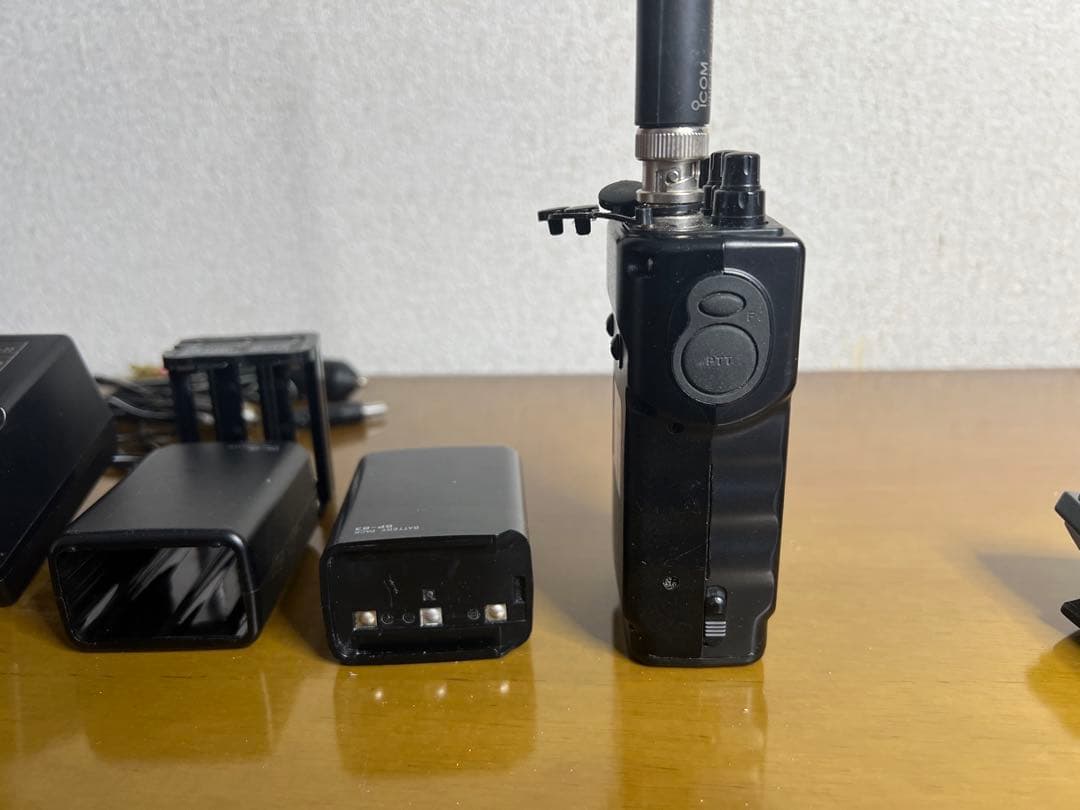 【広域受信】ICOM IC-W2デュアルバンドアマチュア無線機アンテナセット付